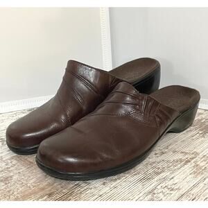 Clarks Bendables Brown Leather Women’s Slip On Shoes